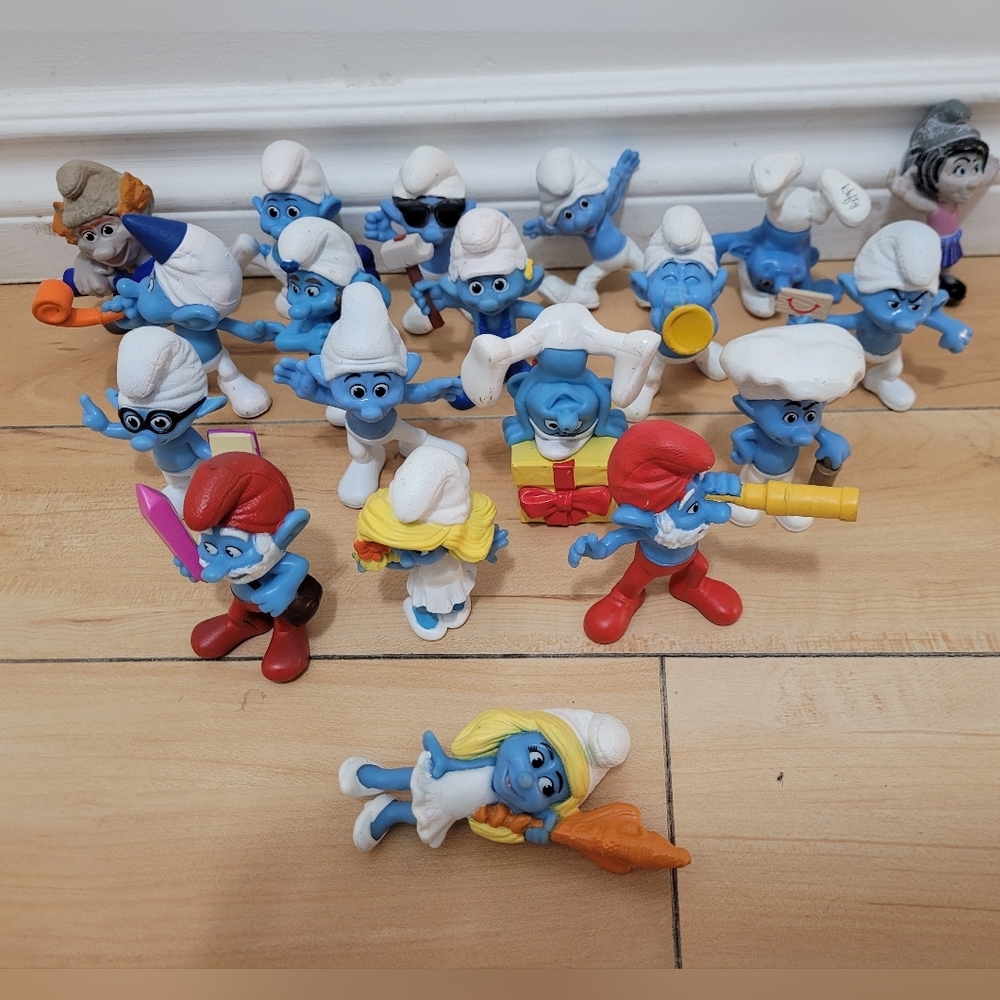19 McDonalds Smurf Characters